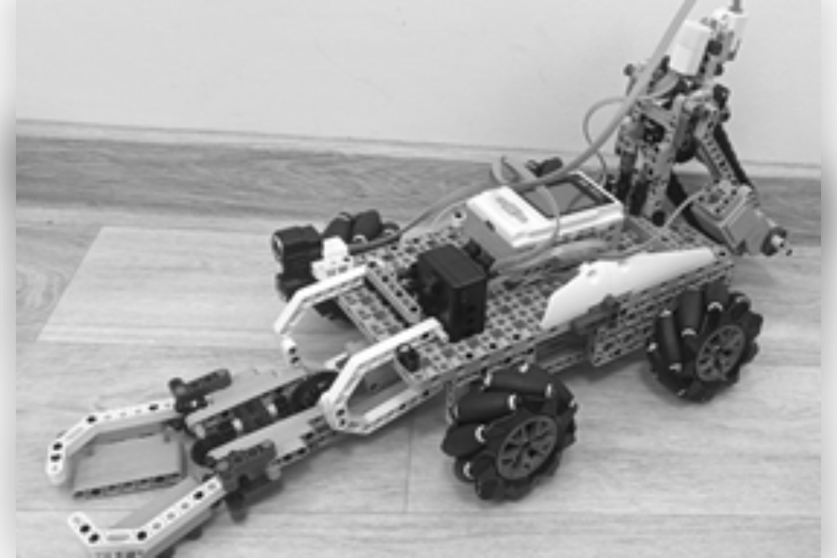 Роботизированное устройство для осуществляения строительных работ в дорожном хозяйстве