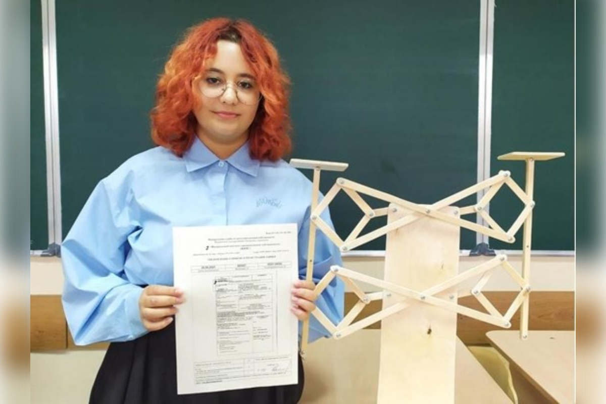 Весы Роберваля-Липкина с новым шарнирно-рычажным механизмом