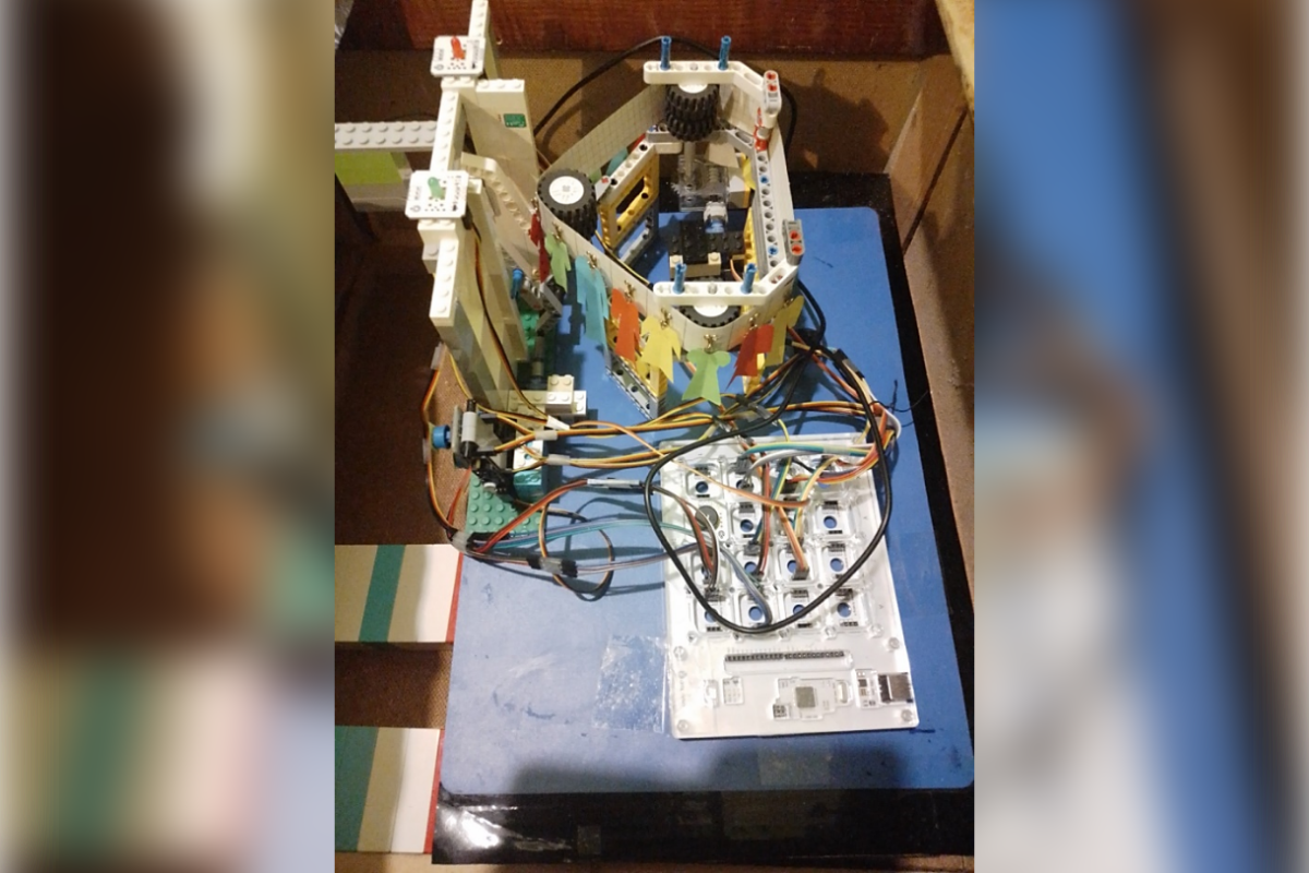 Робот-гардеробщик